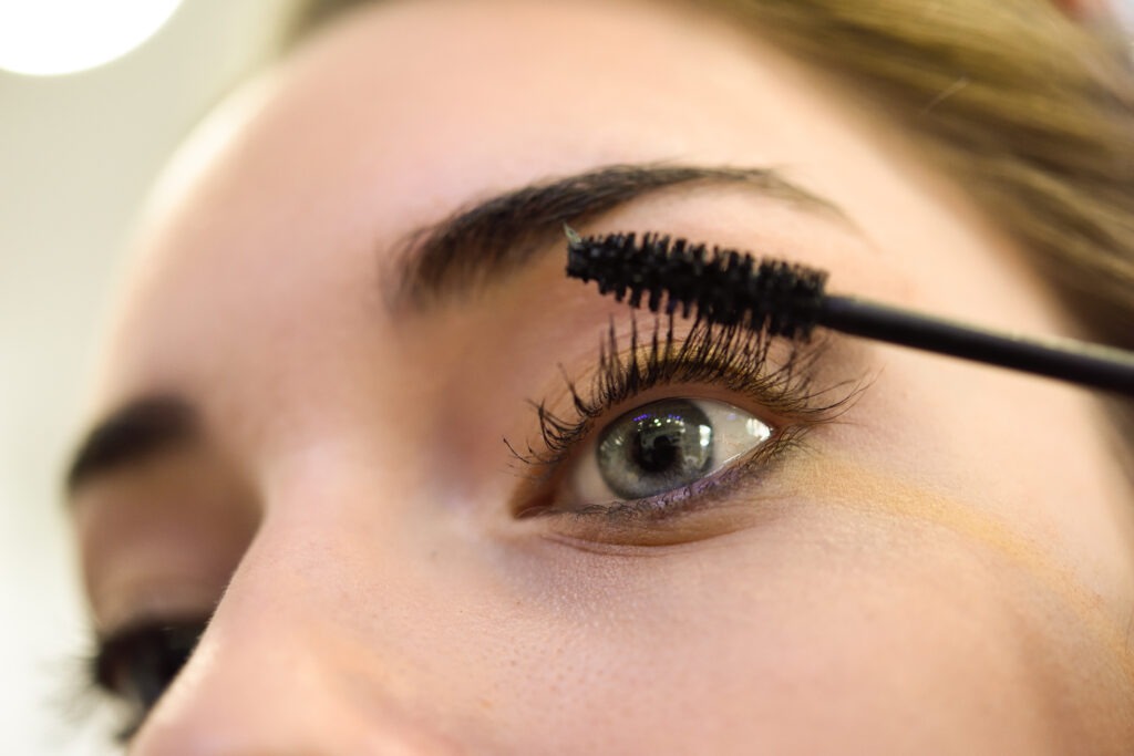 why we need the best eye lash boost serum 