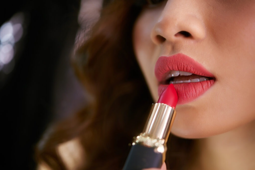 8 Things to keep in mind when choosing lip-plumping products