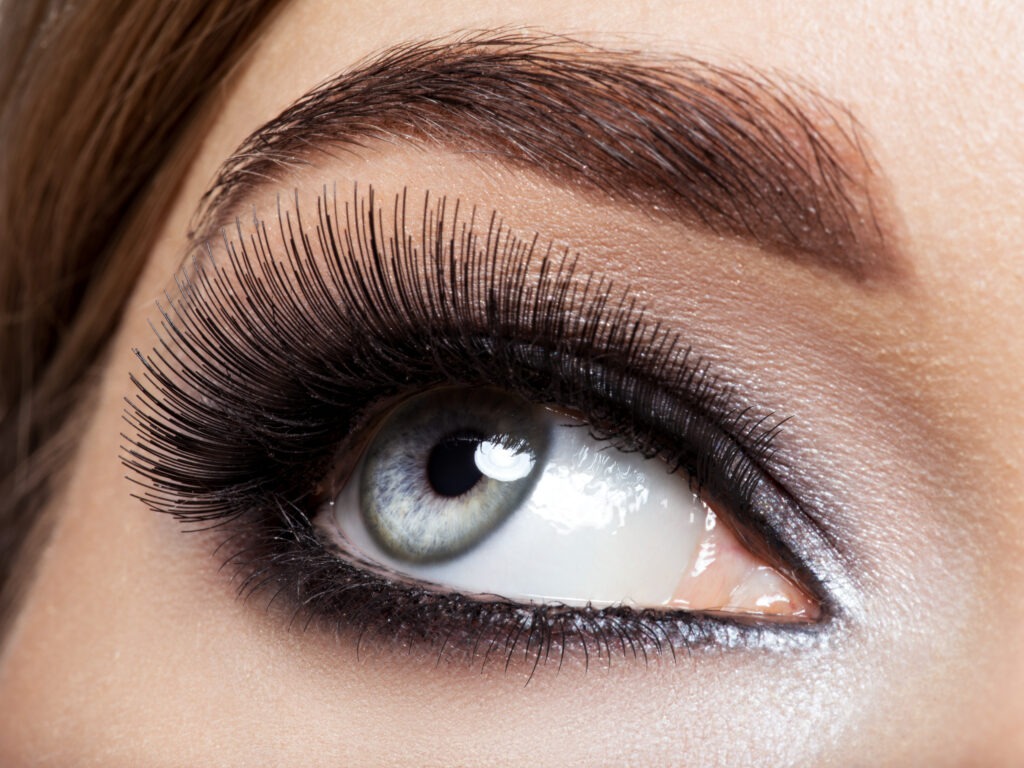 What are the Secrets to develop thick Eyelashes?